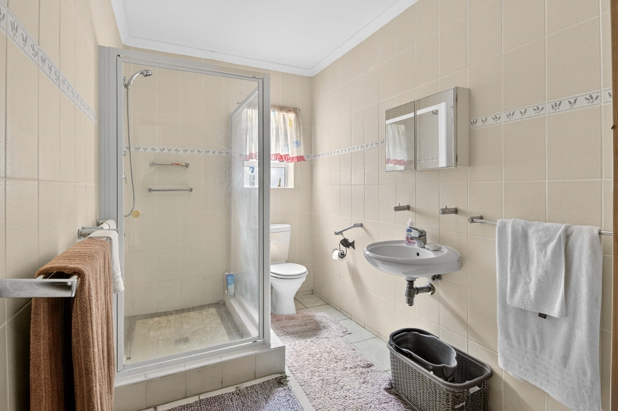 7 Bedroom Property for Sale in Tre Donne Estate Western Cape